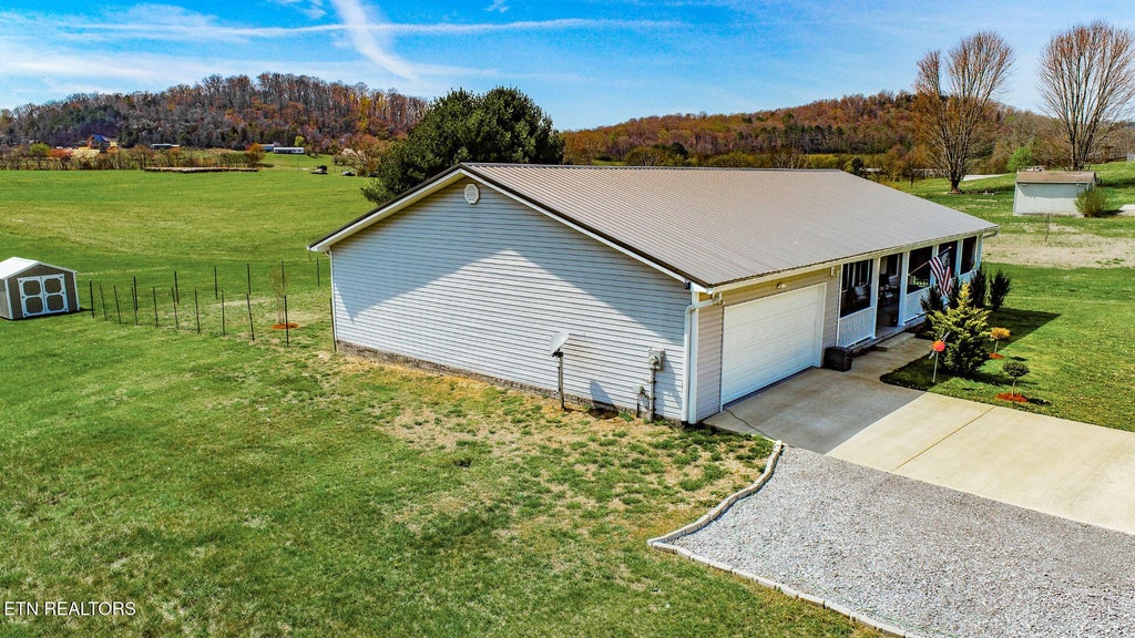 Photo of 233 Scenic Dr, Newport, TN 37821 (MLS # 1295653)