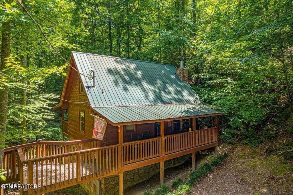 Photo of 1823 Laurel Valley Way, Sevierville, TN 37862 (MLS # 1323387)