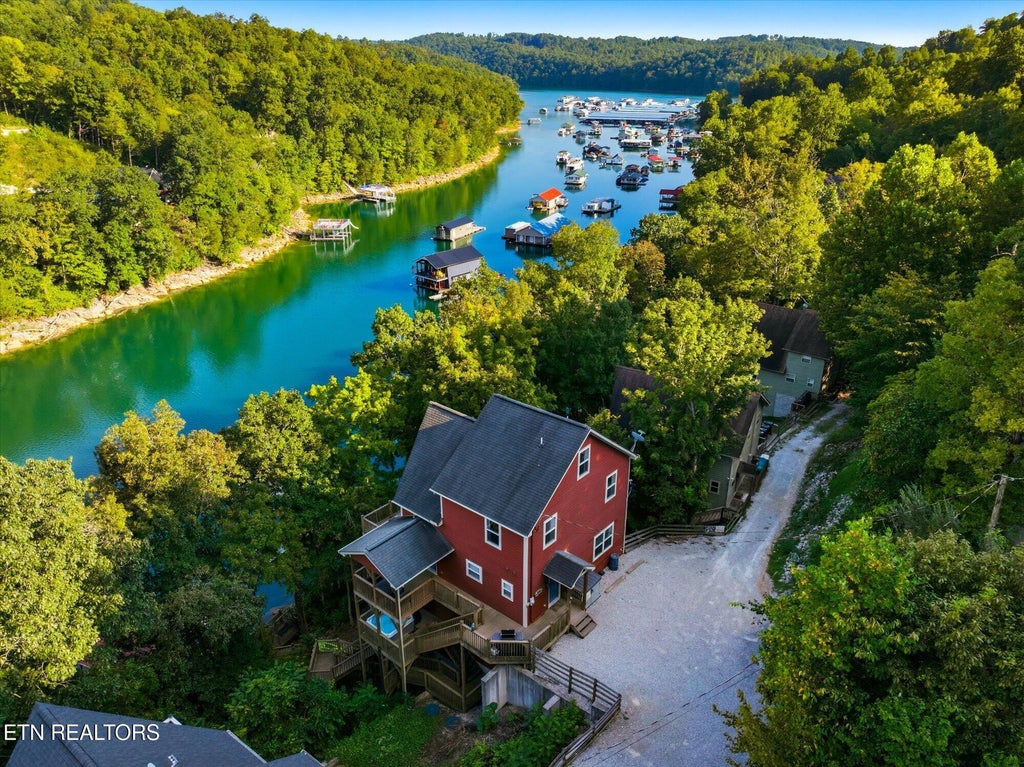 Photo of 125 Flat Lake Circle, Speedwell, TN 37870 (MLS # 1354341)