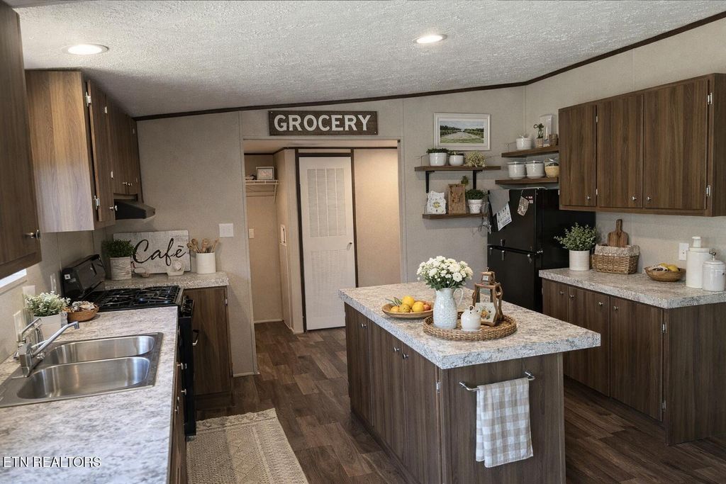 Photo of 1415 Daysville Rd, Rockwood, TN 37854 (MLS # 1329082)