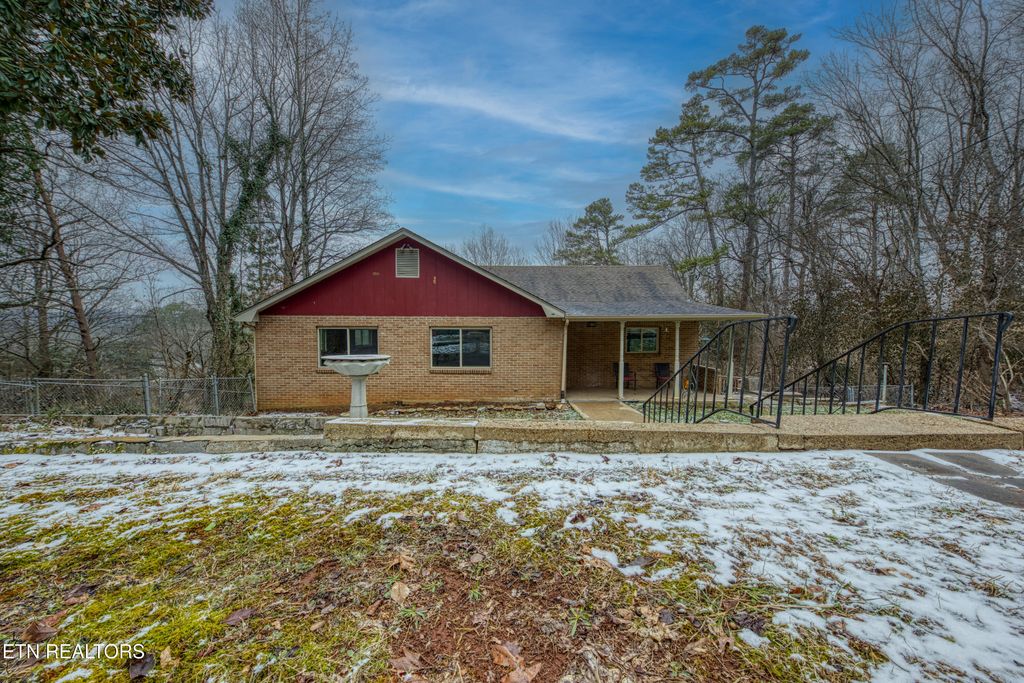 Photo of 313 Gayview Drive, Knoxville, TN 37920 (MLS # 1328693)