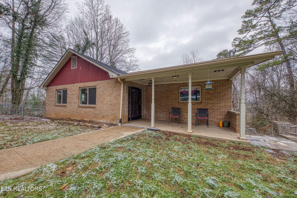 Photo of 313 Gayview Drive, Knoxville, TN 37920 (MLS # 1328693)