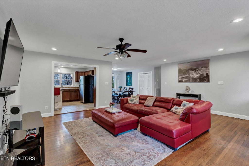 Photo of 115 Wedgewood Rd, Oak Ridge, TN 37830 (MLS # 1258782)