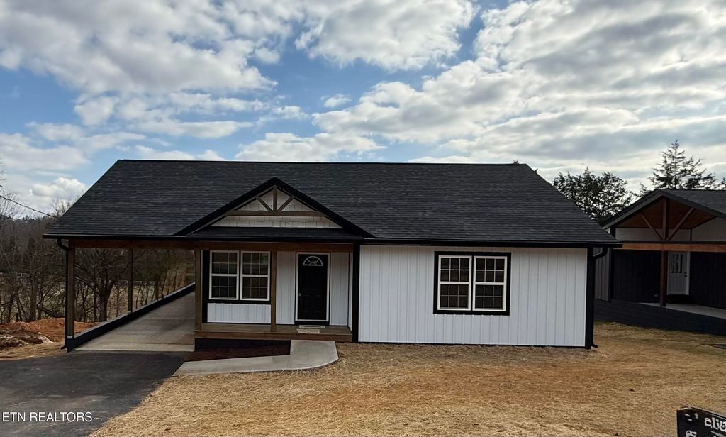 Photo of 176 Granby Lane, Harrogate, TN 37752 (MLS # 1324196)