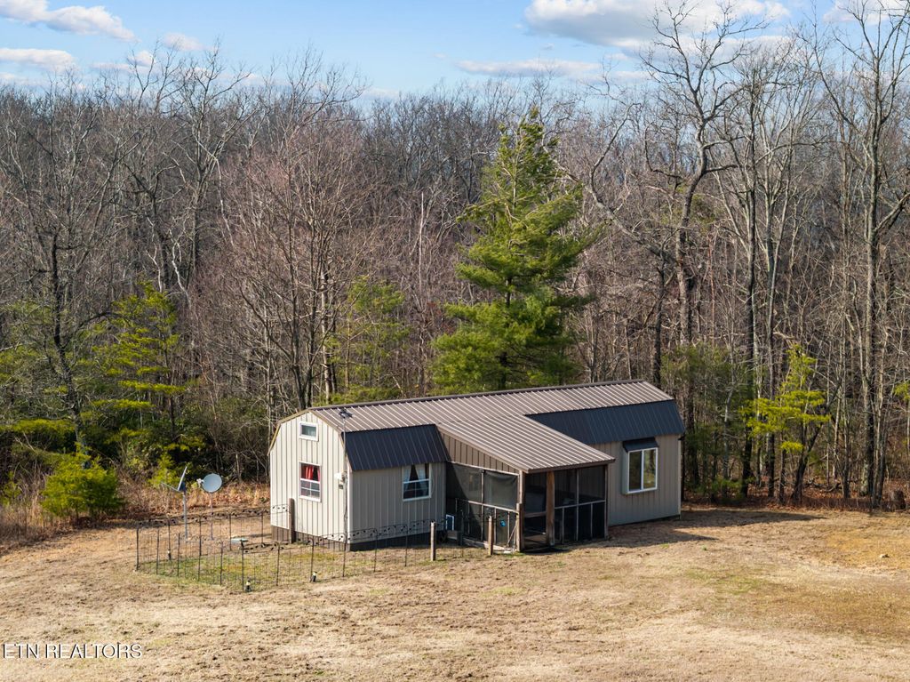Photo of 1478 Mawila Ridge Rd, Crossville, TN 38555 (MLS # 1334446)