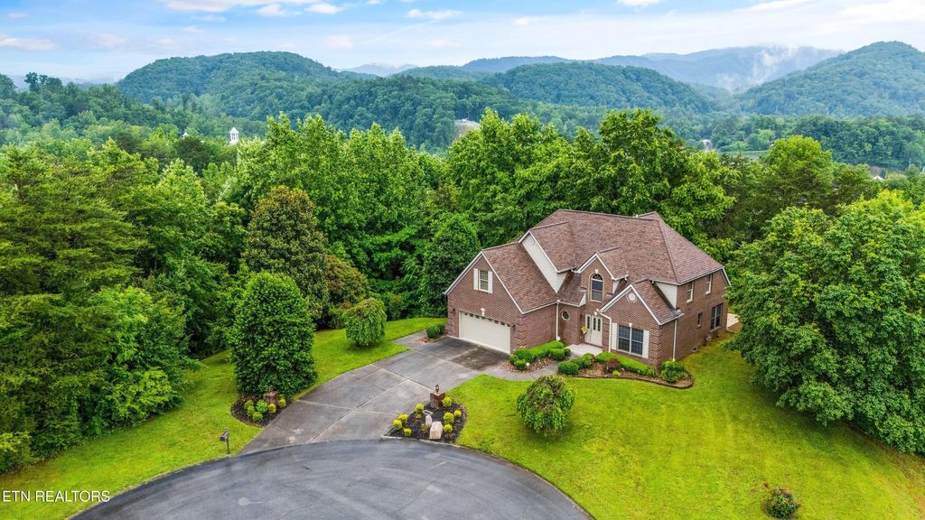 Photo of 704 Blue Dun Court, Pigeon Forge, TN 37863 (MLS # 1301397)