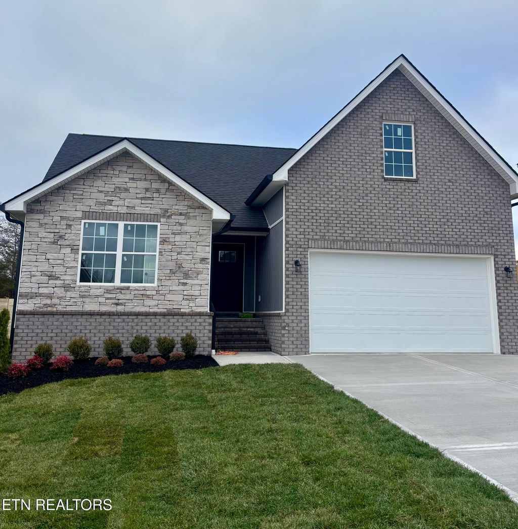 Photo of 337 Eastland Park Drive, Blaine, TN 37709 (MLS # 1323328)