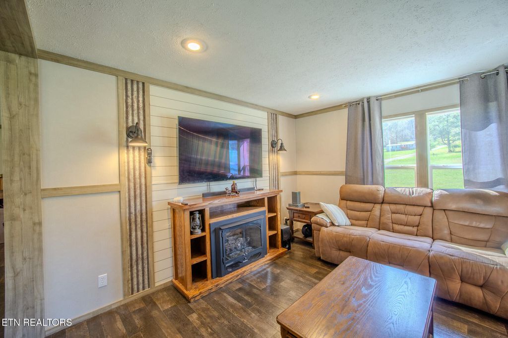 Photo of 316 Morris Demps Rd, Sparta, TN 38583 (MLS # 1332672)