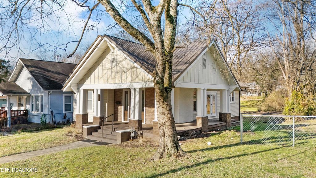 Photo of 2503 Jefferson Ave, Knoxville, TN 37914 (MLS # 1325061)