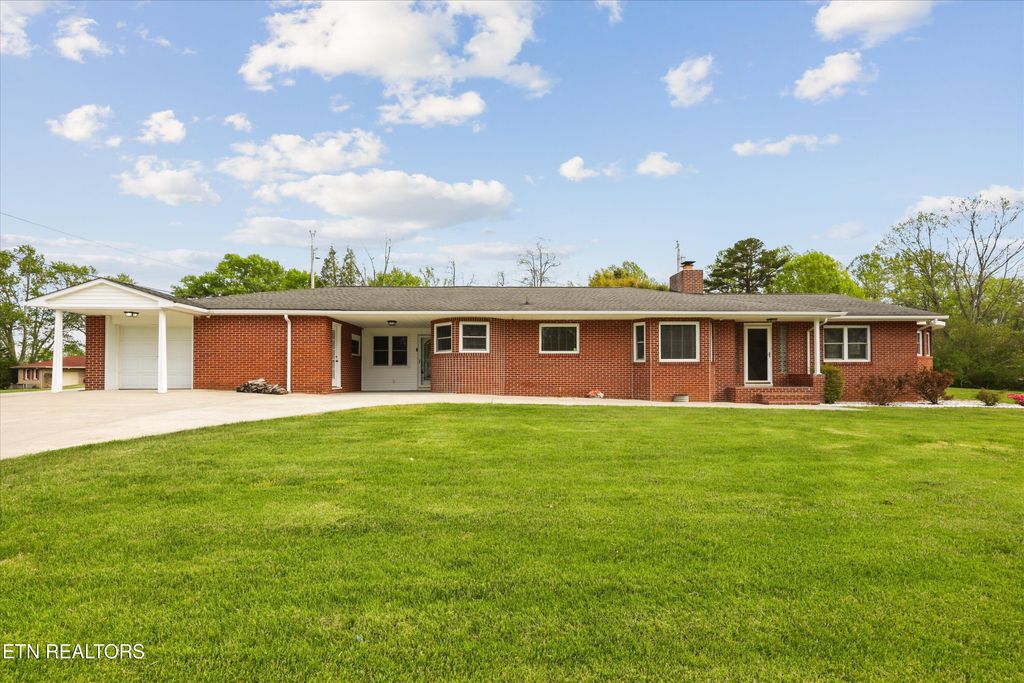 Photo of 115 Spring St, Wartburg, TN 37887 (MLS # 1336728)