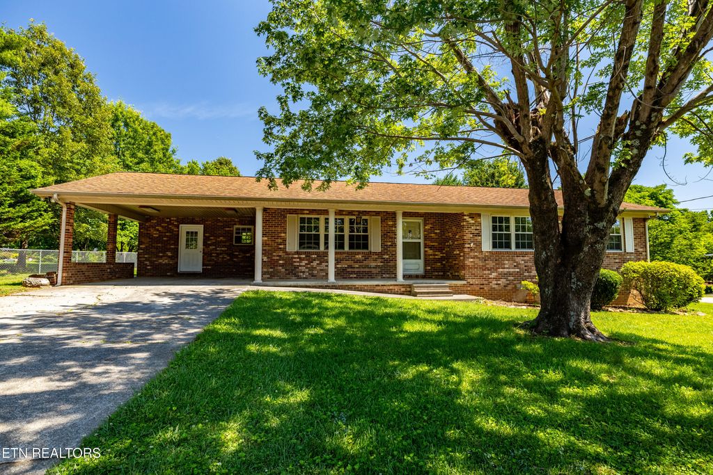 Photo of 2828 Shady Lane, Maryville, TN 37803 (MLS # 1343796)
