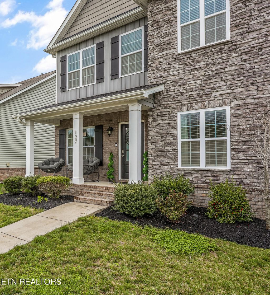 Photo of 127 W Rarity Ridge Pkwy, Oak Ridge, TN 37830 (MLS # 1332925)