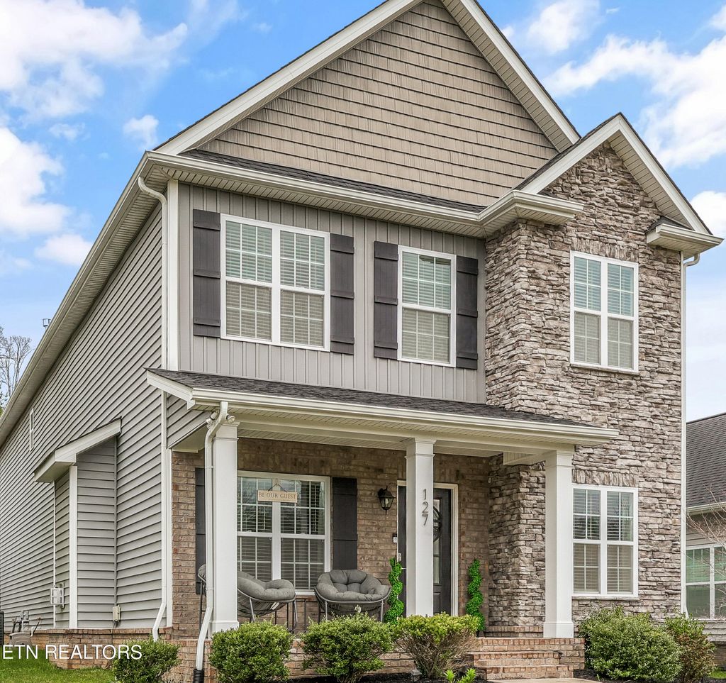Photo of 127 W Rarity Ridge Pkwy, Oak Ridge, TN 37830 (MLS # 1332925)