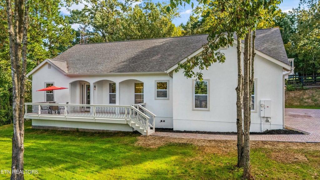 Photo of 4717 Colonial Harbor Drive, Louisville, TN 37777 (MLS # 1354609)