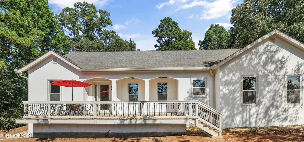 Photo of 4717 Colonial Harbor Drive, Louisville, TN 37777 (MLS # 1354609)