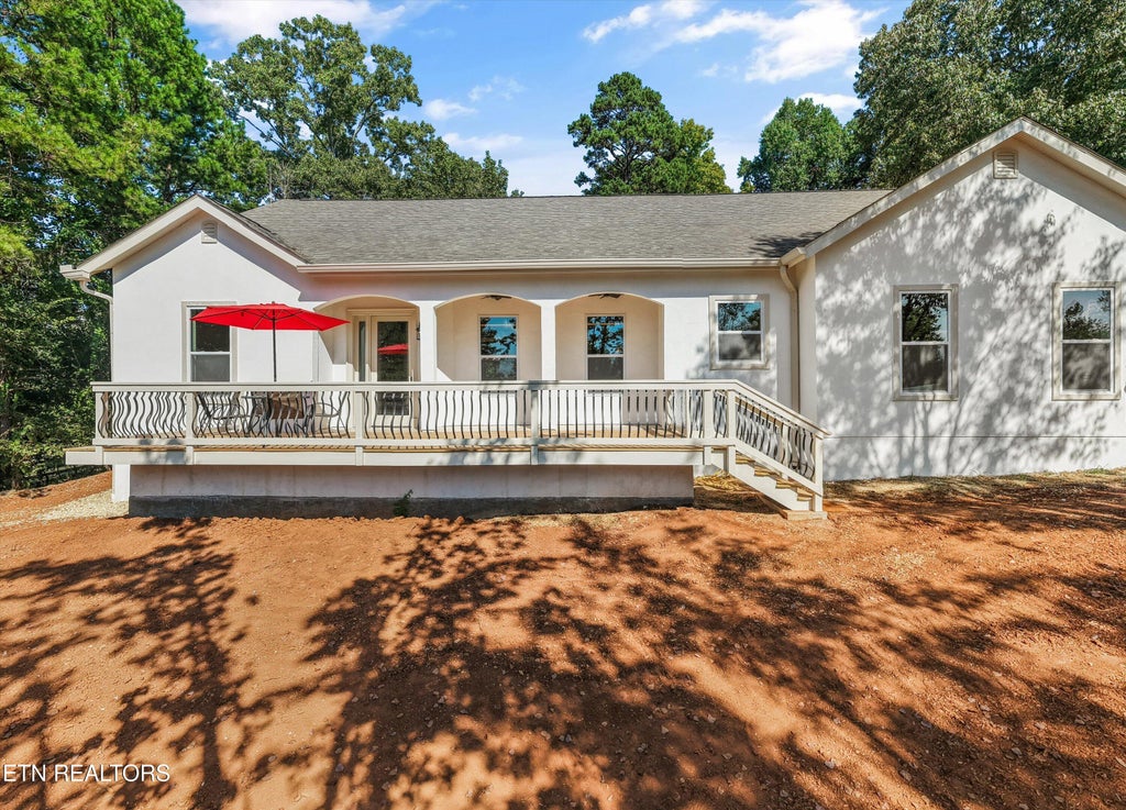 Photo of 4717 Colonial Harbor Drive, Louisville, TN 37777 (MLS # 1354609)