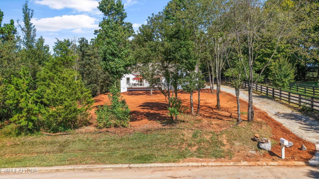 Photo of 4717 Colonial Harbor Drive, Louisville, TN 37777 (MLS # 1354609)