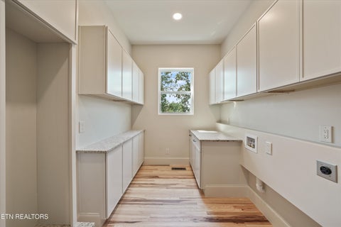 Tiny photo for 4717 Colonial Harbor Drive, Louisville, TN 37777 (MLS # 1354609)