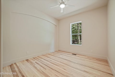 Tiny photo for 4717 Colonial Harbor Drive, Louisville, TN 37777 (MLS # 1354609)
