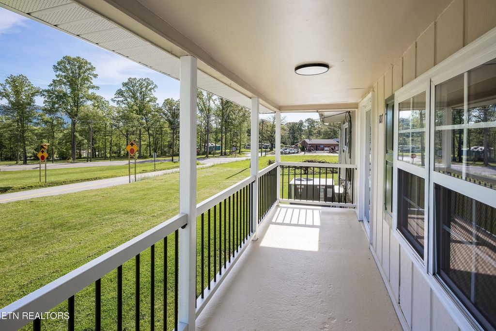 Photo of 107 Clayton Howard Rd, Wartburg, TN 37887 (MLS # 1261894)