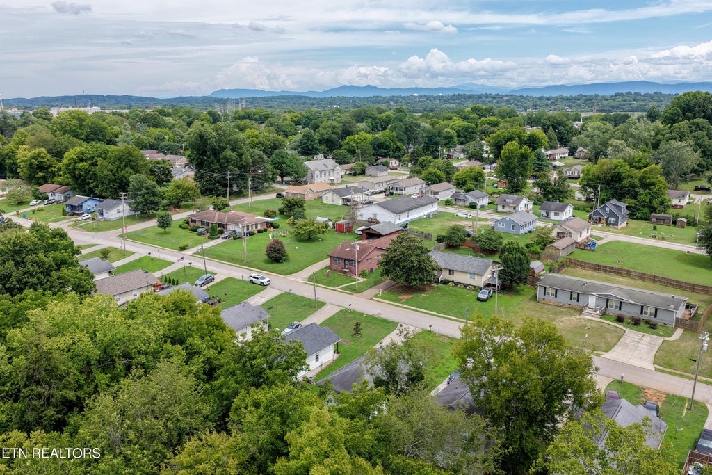Photo of 232 W Edison St, Alcoa, TN 37701 (MLS # 1349265)