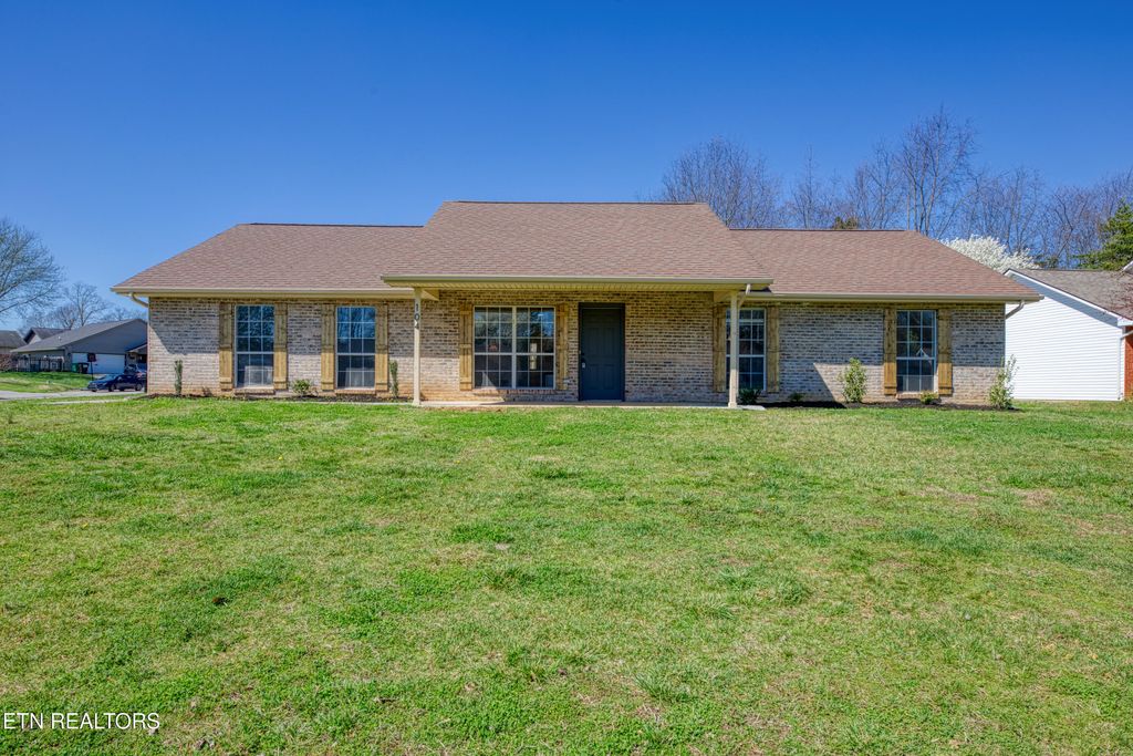 Photo of 104 Maple Oak Drive, Maryville, TN 37801 (MLS # 1332545)