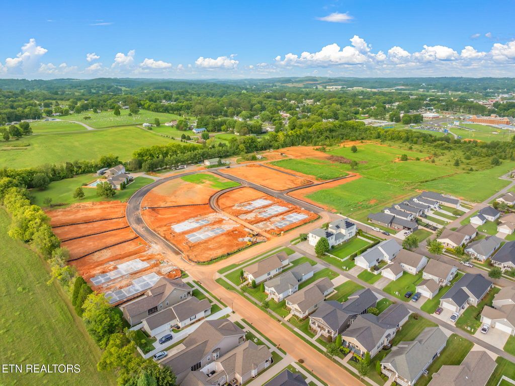 Photo of 914 Stratford Avenue, Sweetwater, TN 37874 (MLS # 1314779)