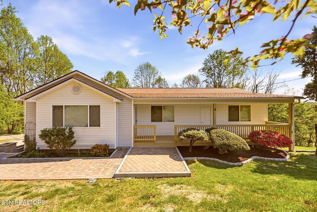 Photo of 256 Mountain View Estates Ests, Caryville, TN 37714 (MLS # 1337515)