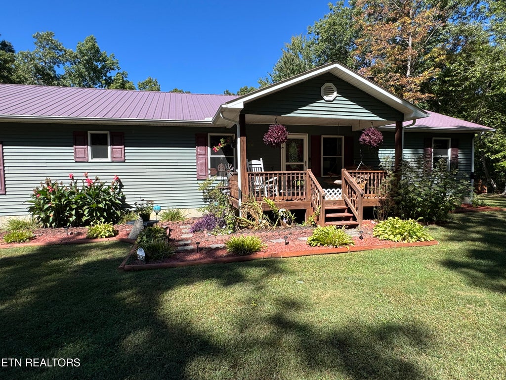 Photo of 3252 Cumberland Lakes Drive, Monterey, TN 38574 (MLS # 1357927)