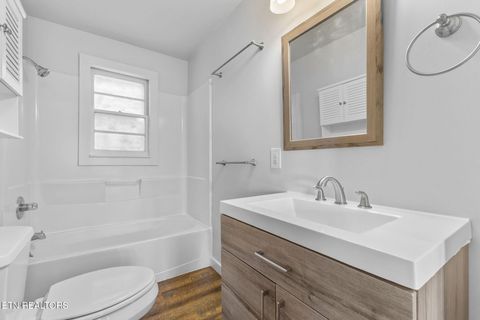 Tiny photo for 517 W 2nd Ave, Lenoir City, TN 37771 (MLS # 1337501)