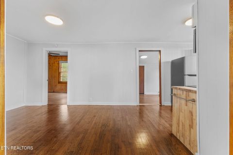 Tiny photo for 517 W 2nd Ave, Lenoir City, TN 37771 (MLS # 1337501)