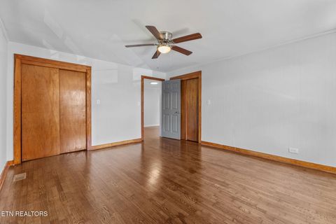 Tiny photo for 517 W 2nd Ave, Lenoir City, TN 37771 (MLS # 1337501)