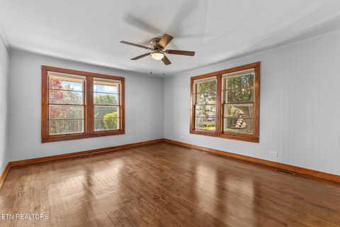 Tiny photo for 517 W 2nd Ave, Lenoir City, TN 37771 (MLS # 1337501)
