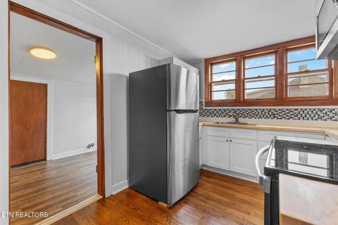 Tiny photo for 517 W 2nd Ave, Lenoir City, TN 37771 (MLS # 1337501)