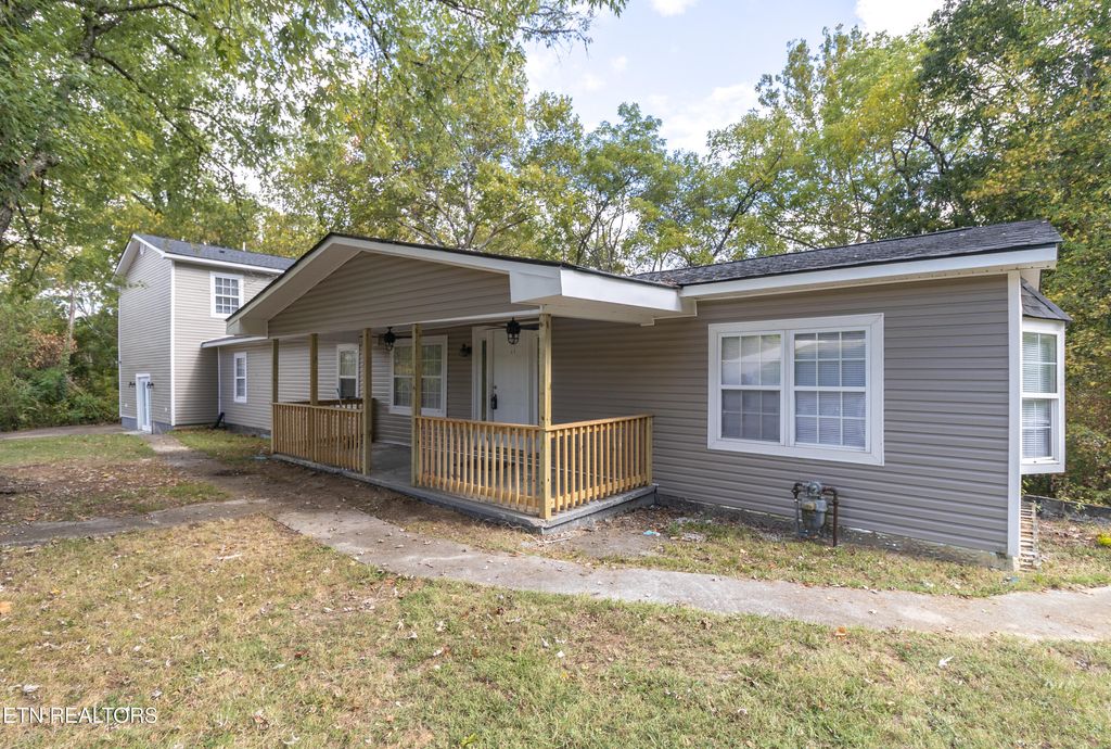 Photo of 770 Mahoney Rd, Oliver Springs, TN 37840 (MLS # 1333094)