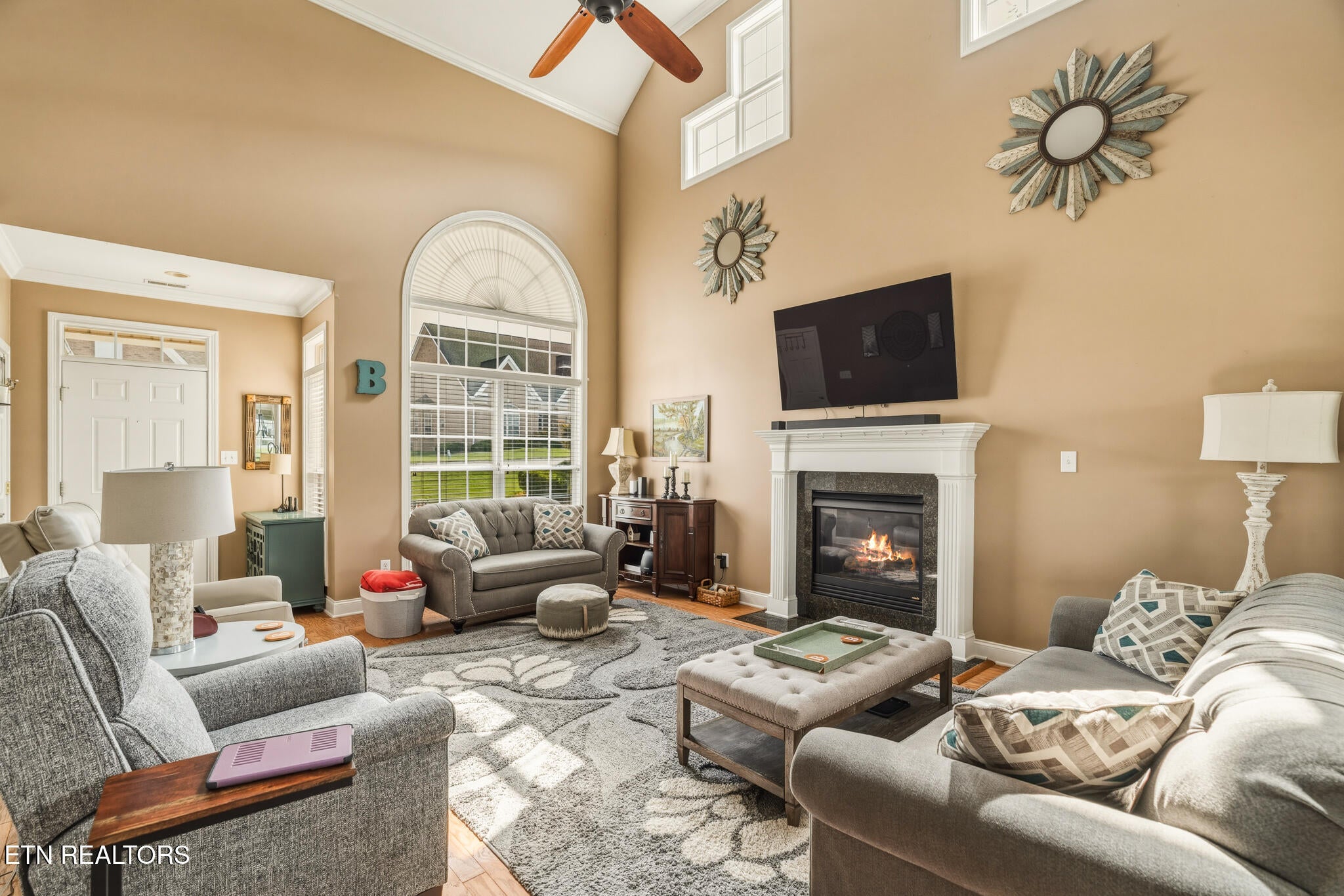 1109 Creekside Village Way
