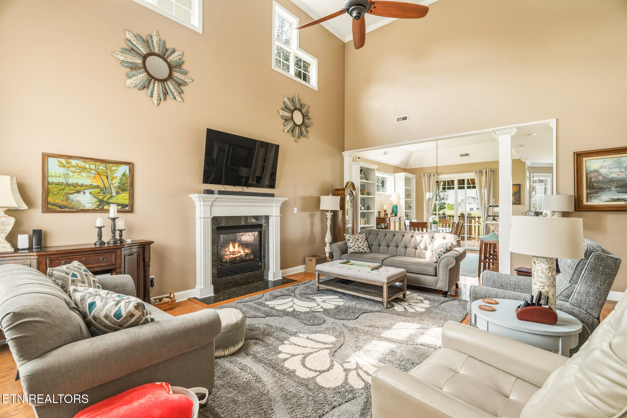 1109 Creekside Village Way