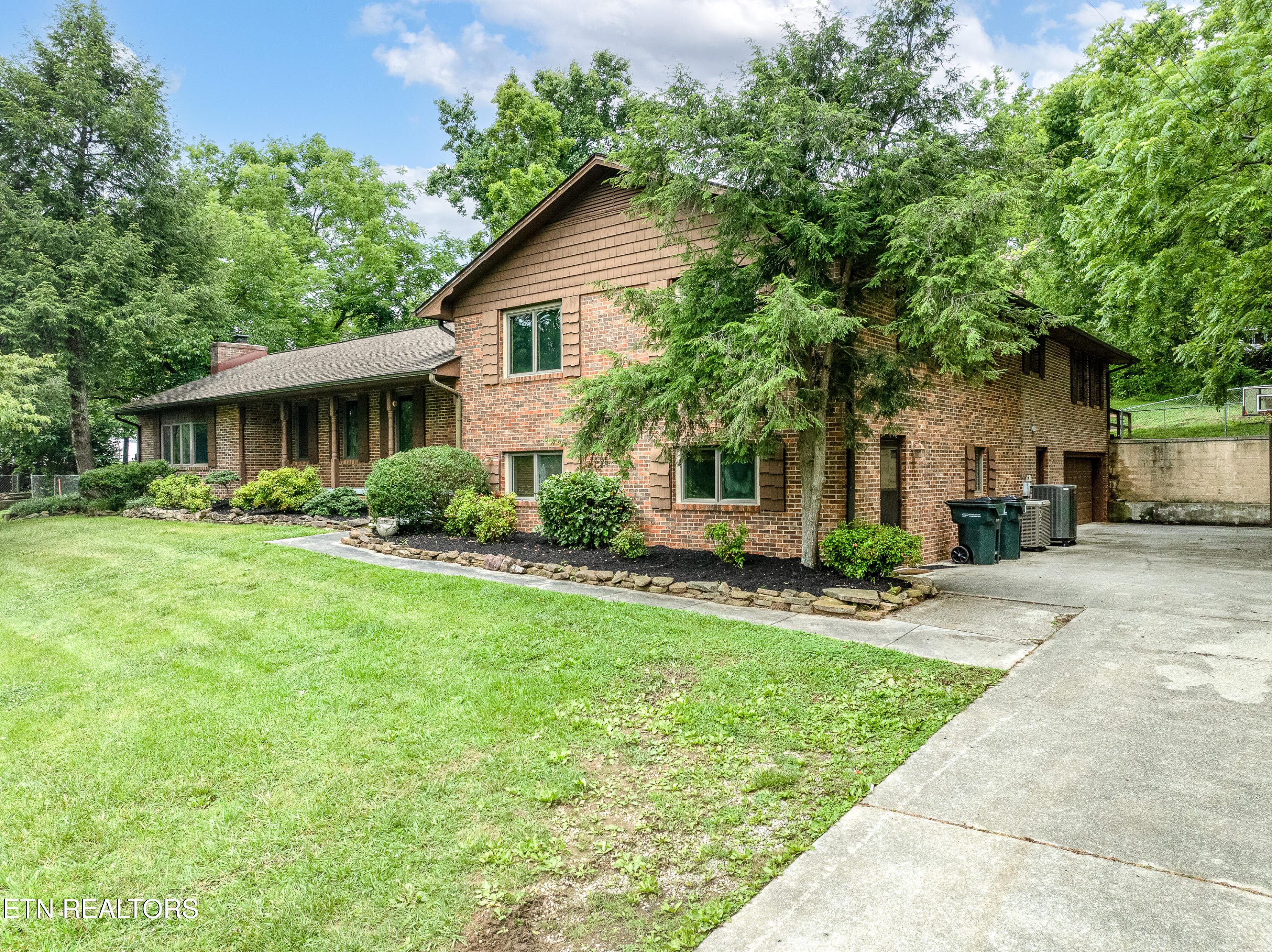 4617 Wildwood Rd