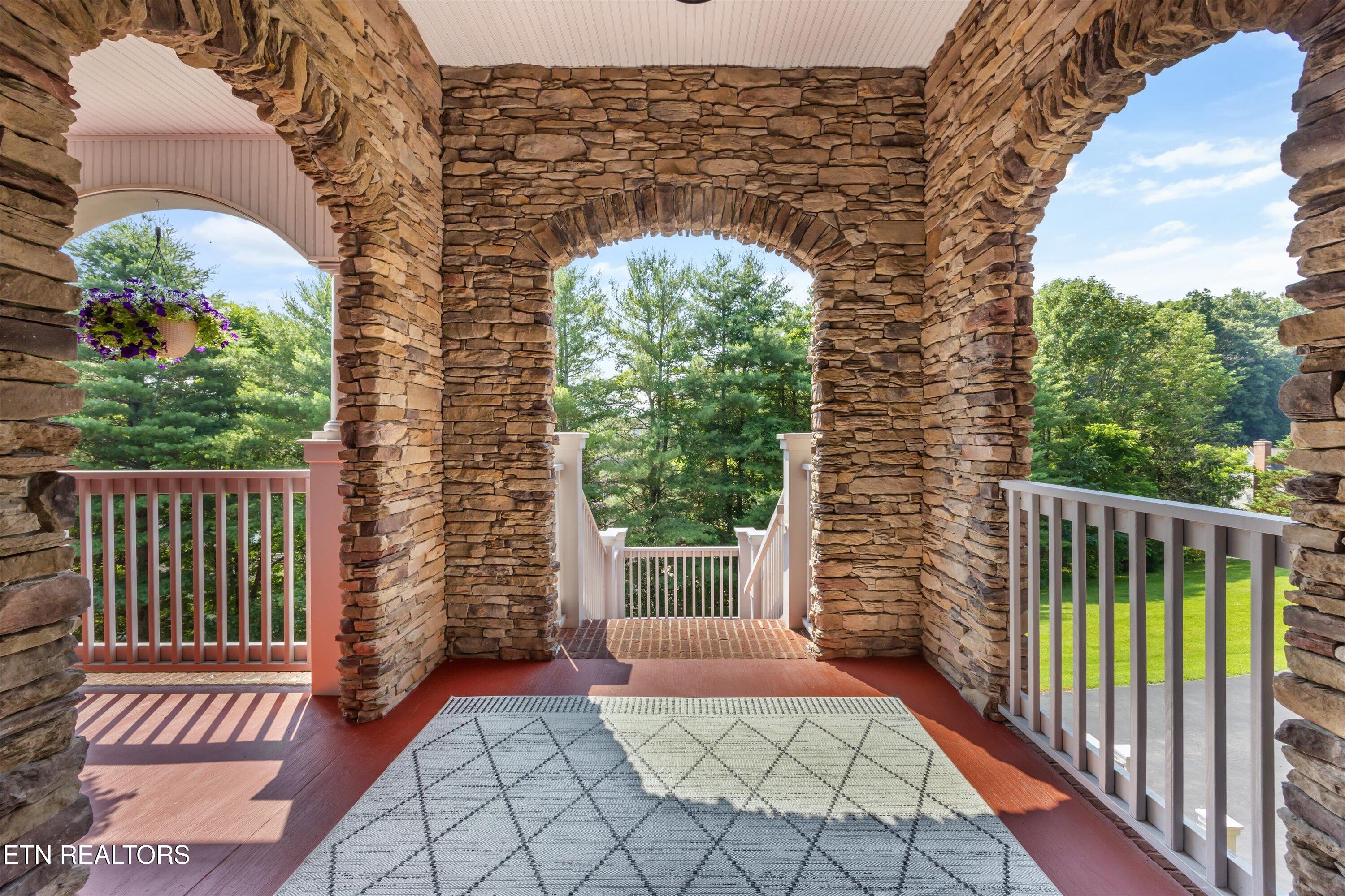 33 Riverside Drive