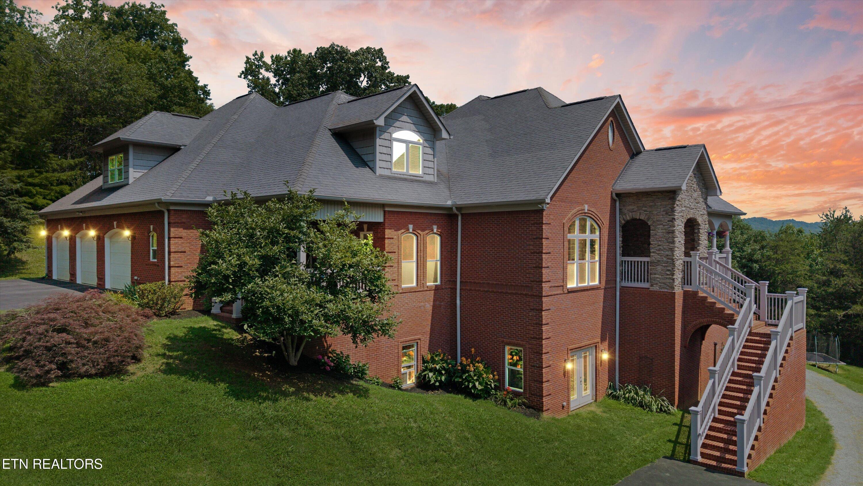 33 Riverside Drive