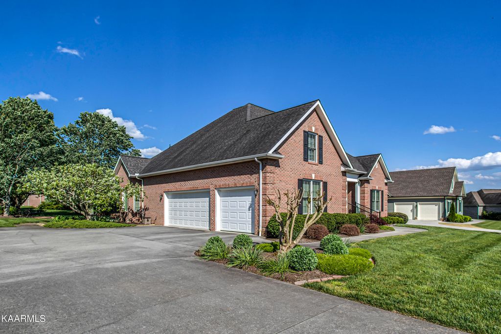 Photo of 1622 Aberdeen Drive, Alcoa, TN 37701 (MLS # 1227064)