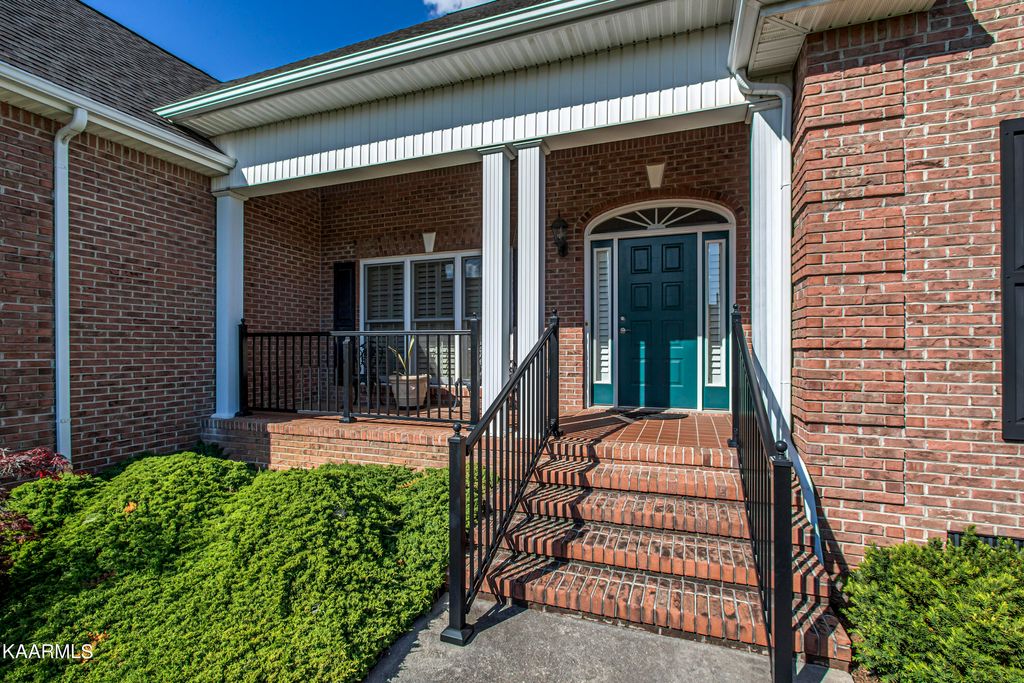 Photo of 1622 Aberdeen Drive, Alcoa, TN 37701 (MLS # 1227064)