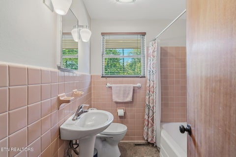 Tiny photo for 7121 Downing Drive, Knoxville, TN 37909 (MLS # 1343680)