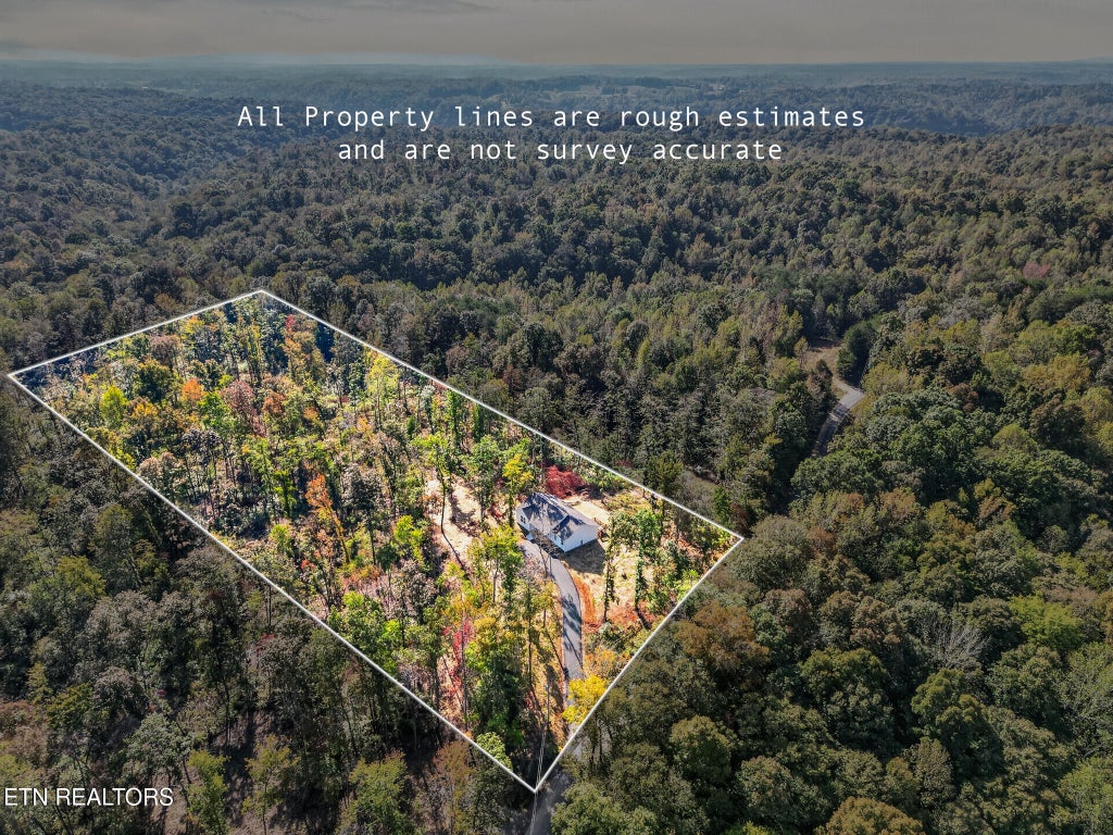 Photo of 997 Hutchins Bend Rd, Sparta, TN 38583 (MLS # 1359159)