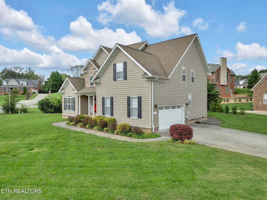 Photo of 424 Ross Springs Drive, Maryville, TN 37803 (MLS # 1317682)