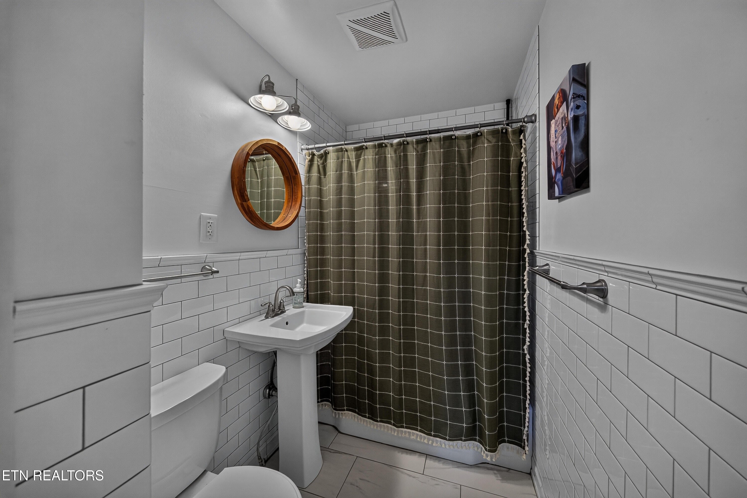 5104 Kesterwood Drive