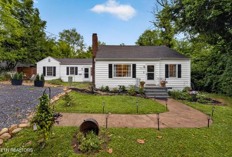 Photo of 5104 Kesterwood Drive, Knoxville, TN 37918 (MLS # 1349058)