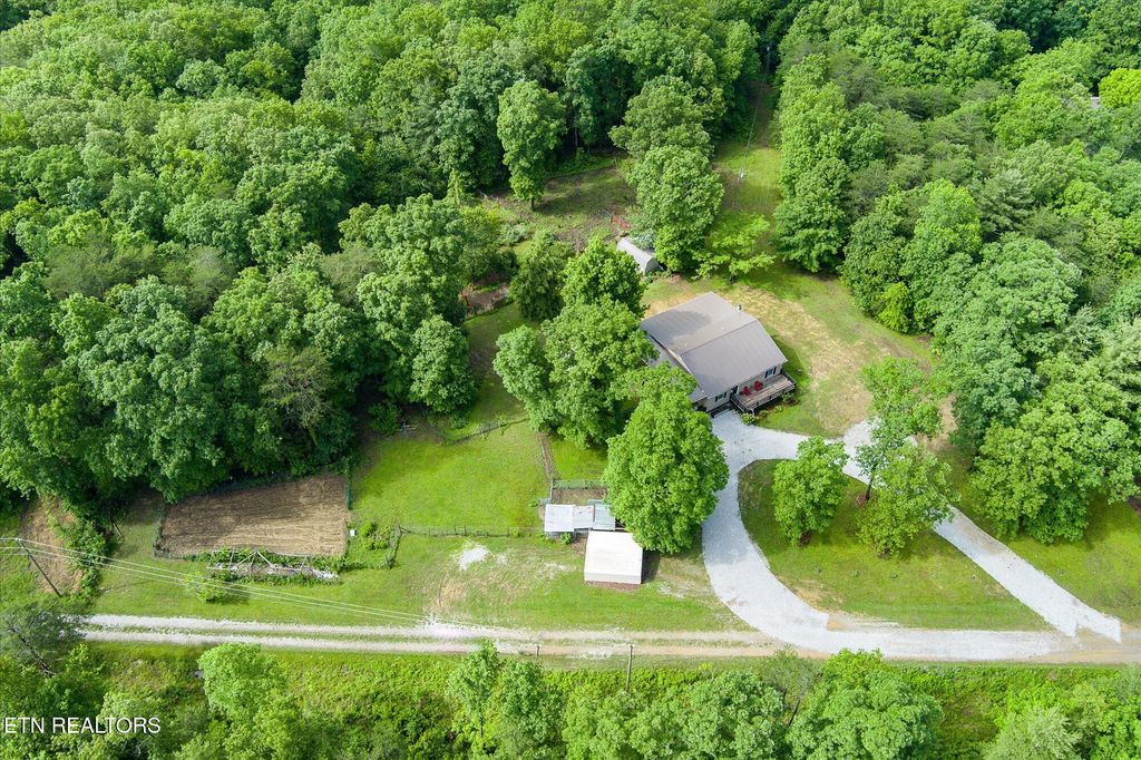 Photo of 2882 York Rd, Crossville, TN 38555 (MLS # 1302954)