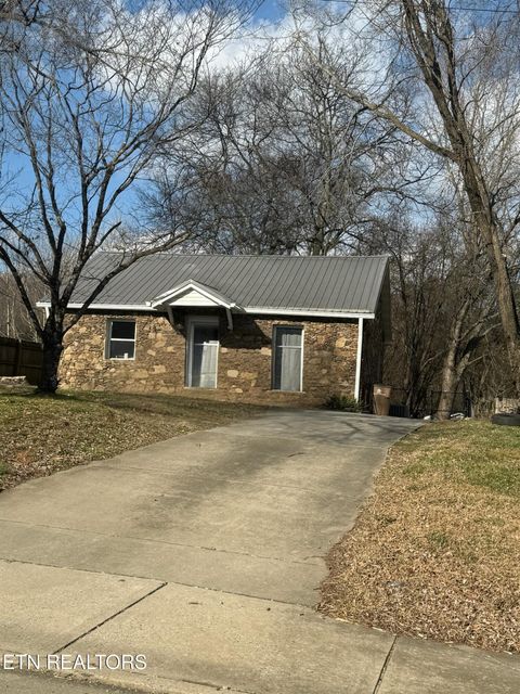 Photo of 4732 Pleasant Ridge Rd, Knoxville, TN 37912 (MLS # 1327090)