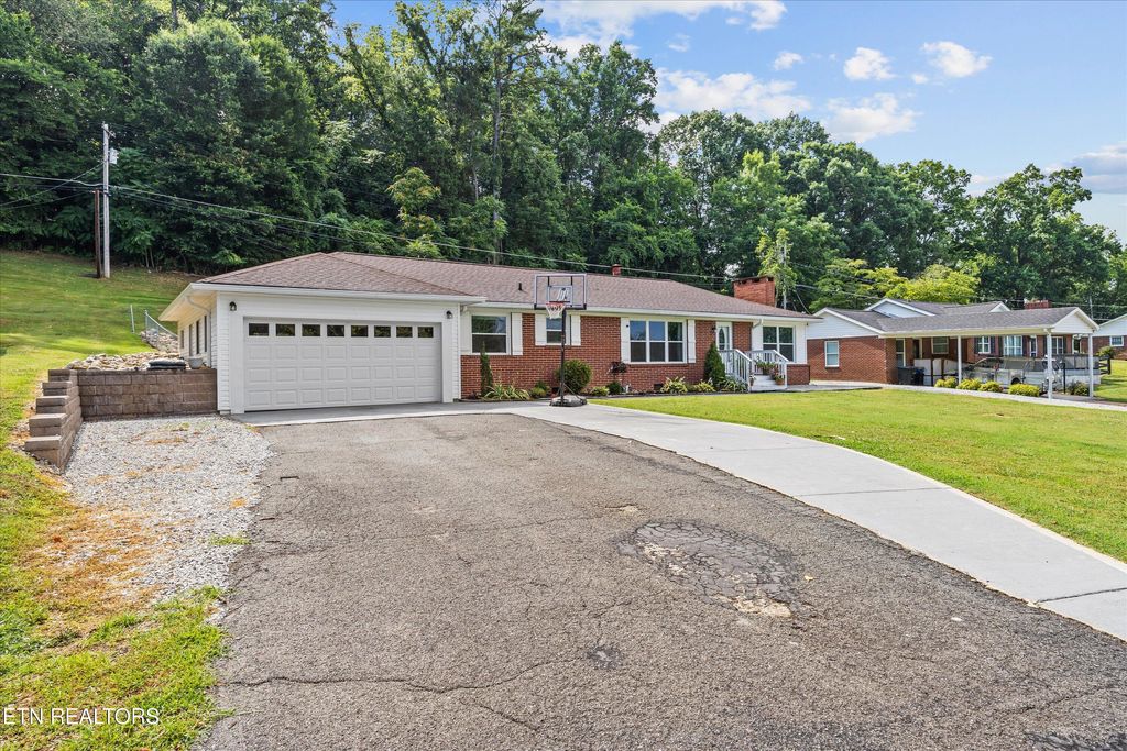 Photo of 1301 Dogwood Drive, Kingston, TN 37763 (MLS # 1307572)